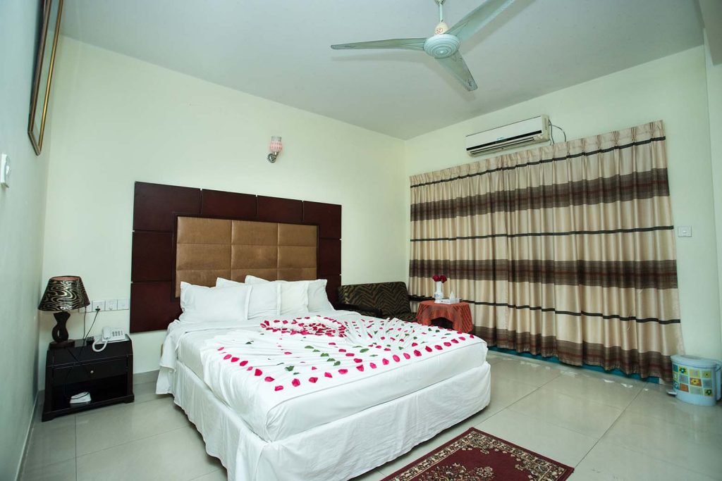 Royal Deluxe Couple AC